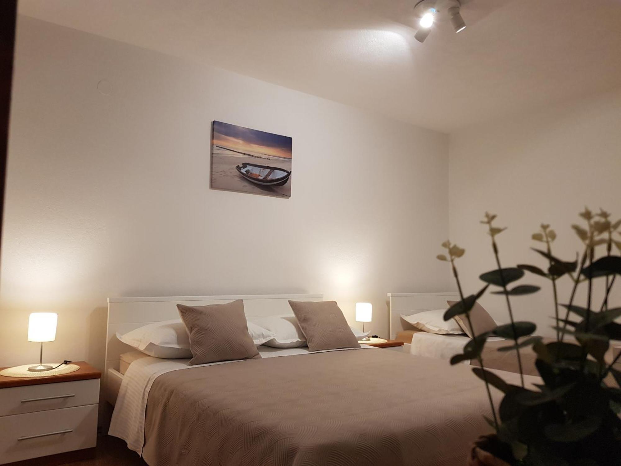 Bed & Breakfast Huljic フヴァル エクステリア 写真